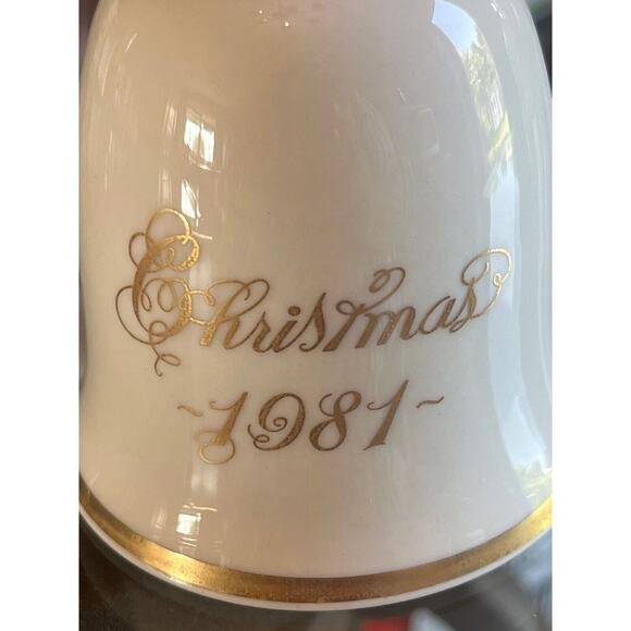 Vintage 1981 Gorham Fine China Norman Rockwell Bell A Christmas Carol Tiny Tim - Picture 3 of 5